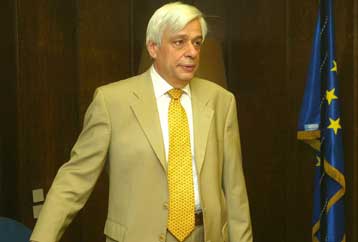 Στο Συμβούλιο της Επικρατείας το Προεδρικό Διάταγμα του ΥΠΕΣ για τους συμβασιούχους