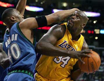 Προβάδισμα για τους Λέικερς στις νίκες κόντρα στους Τίμπεργουλβς