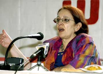 Την ενίσχυση του ΚΚΕ ως δείκτη αντίστασης στις ευρωεκλογές ζήτησε η Αλέκα Παπαρήγα