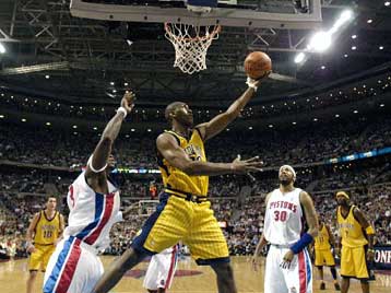 Το 2-1 στις νίκες κόντρα στους Πέισερς έκαναν οι Πίστονς