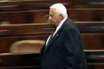 Ο Σαρόν «μάχεται» για την έγκριση του αναθεωρημένου σχεδίου απόσυρσης από τη Γάζα