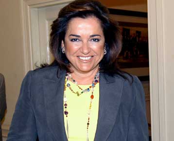 Ικανοποιημένη η Ντόρα Μπακογιάννη από την πορεία του προγράμματος των τεχνικών έργων