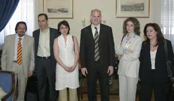 Κοινωνικό διάλογο για το θέμα των μεταλλαγμένων ζητά ο Γιώργος Παπανδρέου