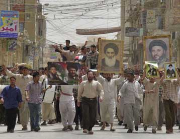 Νέες συγκρούσεις στη Κούφα, ενώ το σκάνδαλο της Αμπού Γκράιμπ αγγίζει και Πολωνούς