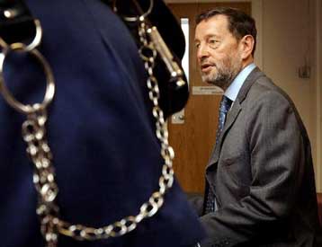 Με GPS και ανιχνευτές ψεύδους θα παρακολουθεί τους παραβάτες η Βρετανία