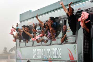 Ελεύθεροι αφέθηκαν άλλοι 600 Ιρακινοί κρατούμενοι στις φυλακές του Αμπού Γκράιμπ