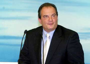 Νόμο για τη νομοθετική παραγωγή καταρτίζει η κυβέρνηση