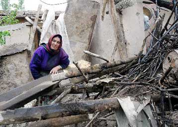 Στους 45 οι νεκροί και 360 οι τραυματίες από το σεισμό στο Ιράν