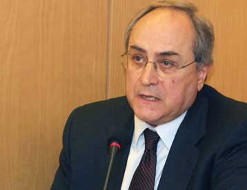 Έλλειψη σύγχρονης μεταναστευτικής πολιτικής στη χώρα διαπιστώνει ο Ν.Κωνσταντόπουλος