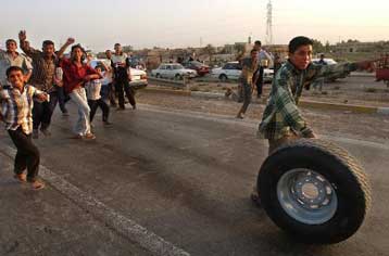 Δύο Ιρακινοί νεκροί και πέντε τραυματίες από επίθεση σε οχήματα ξένων πολιτών