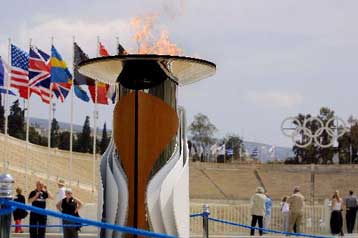 Ξεκινά την Τετάρτη το ταξίδι της Ολυμπιακής Φλόγας στις πέντε ηπείρους