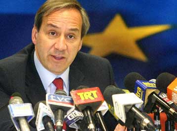 «Προαναγγελία αθέτησης και άλλων υποσχέσεων» οι δηλώσεις Αλογοσκούφη λέει το ΠΑΣΟΚ