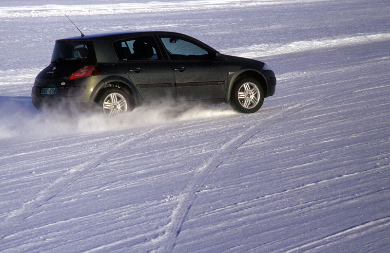 Υπογράφηκε σύμβαση για τη μείωση των τροχαίων ατυχημάτων