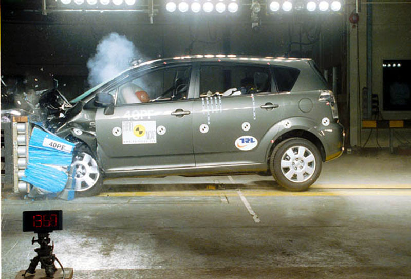 Πέντε αστέρια για τη νέα Toyota Corolla Verso στις δοκιμές πρόσκρουσης του Euro NCAP