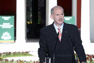 Εντός της εβδομάδας οι αποφάσεις Παπανδρέου για την ανασυγκρότηση του ΠΑΣΟΚ