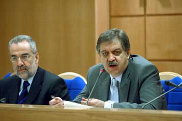 Αντιρρήσσεις από ΕΝΑΕ και ΚΕΔΚΕ στο νομοσχέδιο για τη μερική απασχόληση στο Δημόσιο