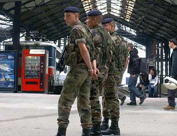 Συναγερμός στη Γαλλία εν όψει των εορτασμών για την επέτειο της απόβασης στη Νορμανδία