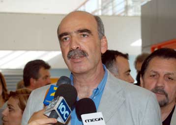 Γραφεία εξυπηρέτησης βουλευτών στα υπουργεία προτείνει ο Β.Μεϊμαράκης