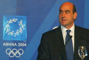 Διαψεύδει η Αθήνα τα περί συμφωνίας με ΗΠΑ για ένοπλους φρουρούς στους Αγώνες