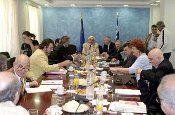 Και ντιμπέιτ των εκτός Βουλής πολιτικών αρχηγών αποφάσισε η Διακομματική