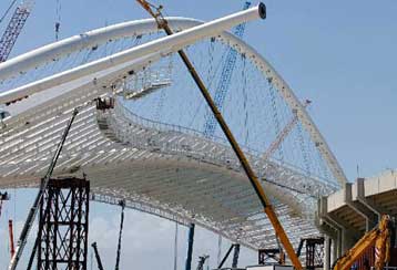 Ολοκληρώνεται την Παρασκευή η ολίσθηση του στεγάστρου Καλατράβα