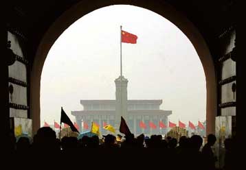Δεκαπέντε χρόνια από την αιματηρή καταστολή της φοιτητικής εξέγερσης στην Τιενανμέν