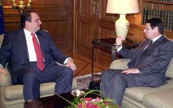 Τρόπους για ευρωπαϊκή πρωτοβουλία στο Κυπριακό αναζήτησαν Καραμανλής-Αναστασιάδης