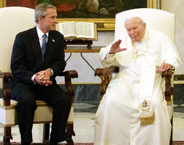 Ειρήνη στο Ιράκ και στη Μ.Ανατολή ζήτησε από τον Μπους ο Πάπας Ιωάννης Παύλος Β