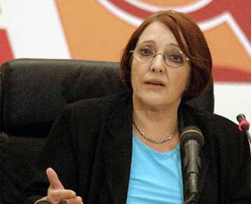 Έντονη κριτική της Αλ.Παπαρήγα στον ΣΥΝ για το γεύμα Κωνσταντόπουλου-Τσοχατζόπουλου