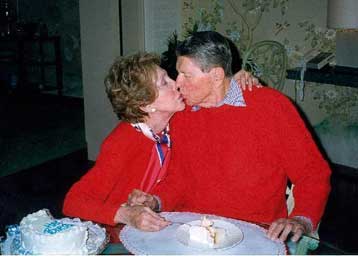 Ο Ρόναλντ Ρίγκαν άφησε την τελευταία του πνοή σε ηλικία 93 ετών