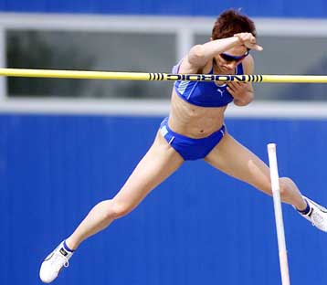 Πανελλήνιο ρεκόρ στο επί κοντώ η Τσιλιγκίρη-Καλύτερη βολή στον κόσμο η Κελεσίδου