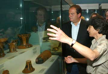 Ανώτατα ιδρύματα μουσικής, χορού και κινηματογράφου εξήγγειλε ο Κώστας Καραμανλής