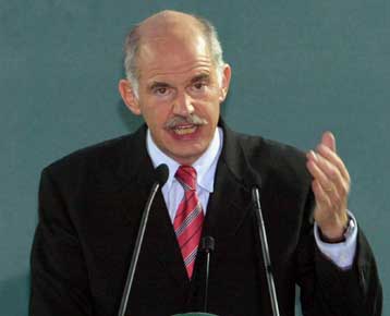 Πρέπει να αλλάξουμε και εμείς μαζί με το ΠΑΣΟΚ, ξεκαθαρίζει ο Γιώργος Παπανδρέου