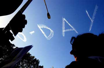 Με λαμπρότητα πραγματοποιήθηκαν οι εκδηλώσεις για την επέτειο της απόβασης στη Νορμανδία