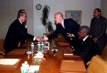 Επικρίσεις Ντε Σότο για τη στάση Παπαδόπουλου και βολές κατά ΓΓ του ΟΗΕ από τη Λευκωσία