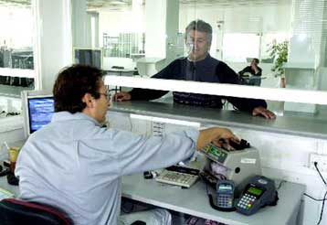 Ευνοϊκές ρυθμίσεις για τα χρέη στα ασφαλιστικά ταμεία προωθεί το υπουργείο Απασχόλησης