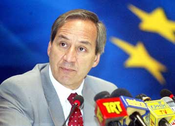 Τριμηνιαίοι έλεγχοι στις δαπάνες των ΔΕΚΟ – «Πάγωμα» τιμολογίων μέχρι το Σεπτέμβριο