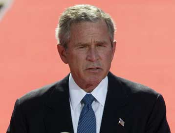 Ο Μπους δεν δεσμεύεται από τη νομοθεσία για τα βασανιστήρια, σύμφωνα με νομικούς