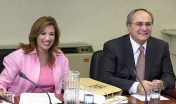 Ενίσχυση της Νομαρχιακής Αυτοδιοίκησης ζητούν Φώφη Γεννηματά και Ν.Κωνσταντόπουλος