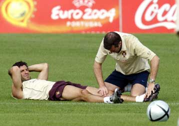 Αποχώρησε από την προπόνηση της Πορτογαλίας ο Φίγκο εξαιτίας μυικού προβλήματος