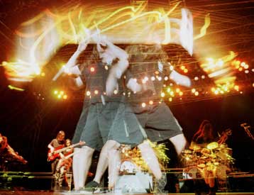 Στους ρυθμούς του Rockwave Festival από την Παρασκευή η Μαλακάσα