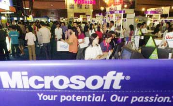 Έφεση κατά του προστίμου 497 εκατ. ευρώ της Κομισιόν κατέθεσε η Microsoft