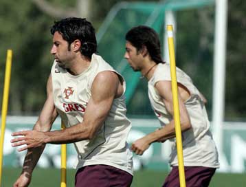 Κανονικά στις προπονήσεις ο Φίγκο, κανονικά και στον αγώνα Πορτογαλίας – Ελλάδας