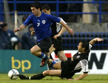 Το Αιγάλεω ανανέωσε τα συμβόλαια των Χλωρού, Εντουσέι