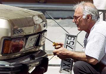 «Έμειναν» από… πινακίδες οι Διευθύνσεις Συγκοινωνιών της χώρας