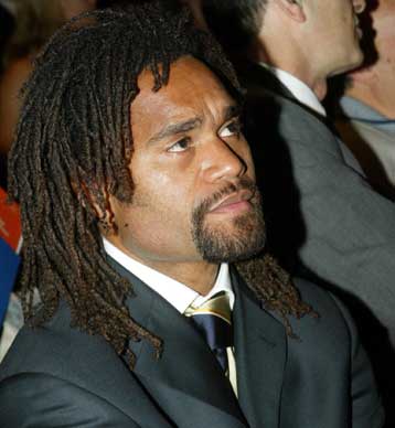 Εξελίξεις με Αλμέιδα αναμένει στο… ακουστικό του ο Καρεμπέ-Περιμένουν τον Τσιάρτα