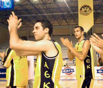 Μένει στην ΑΕΚ ο Νίκος Χατζής, που απεδέχθη βελτιωμένη πρόταση του Φιλίππου