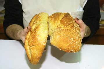 Αίτημα των σούπερ μάρκετ στο ΥΠΑΝ για ελεύθερη πώληση ψωμιού