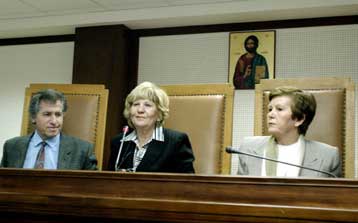 Εν μέσω αντιδράσεων η κατάθεση στο δικαστήριο πειστηρίων για την υπόθεση του ΕΛΑ