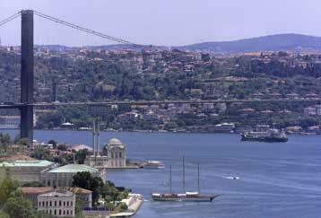 Κλειστά (και) τα στενά του Βοσπόρου κατά τη σύνοδο του ΝΑΤΟ στην Κωνσταντινούπολη